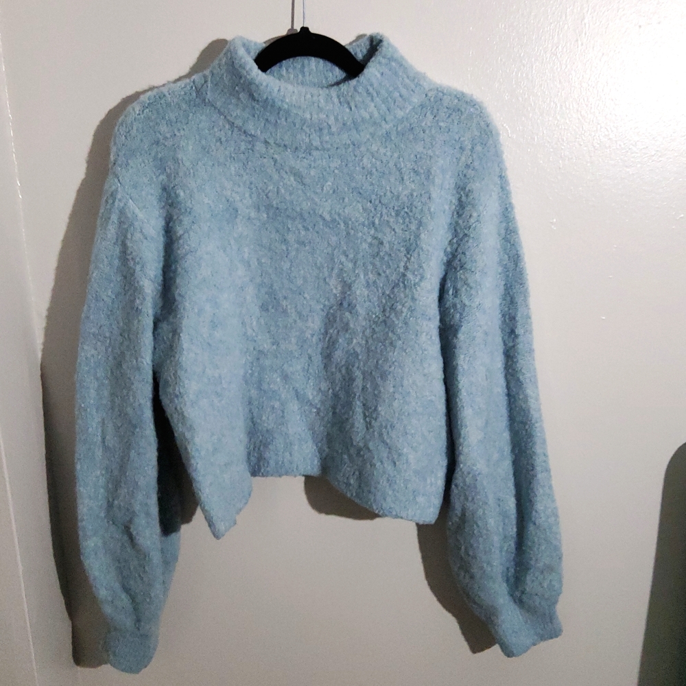 Cropped Baby Blue Sweater XL